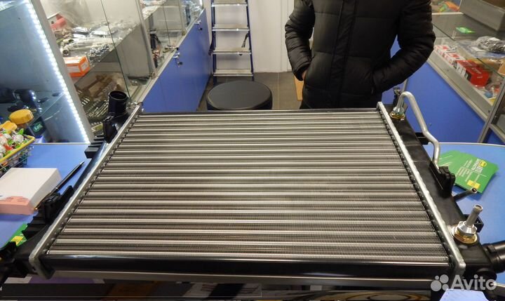 Радиатор охлаждения Rio 3 Solaris 1 AT новый