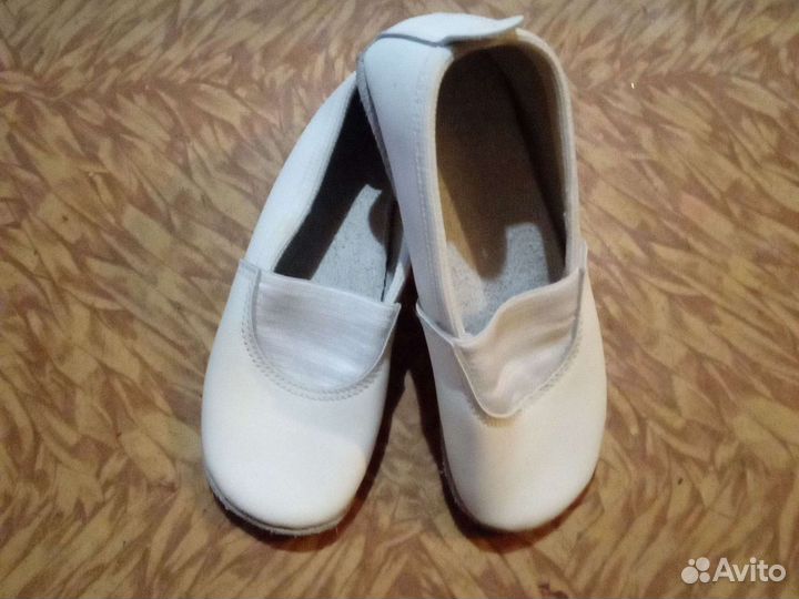 Чешки из натуральной кожи