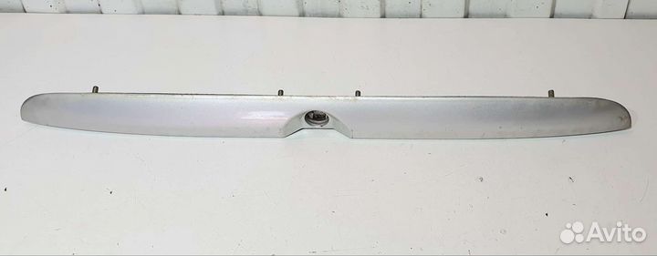 Накладка крышки багажника Mitsubishi Carisma