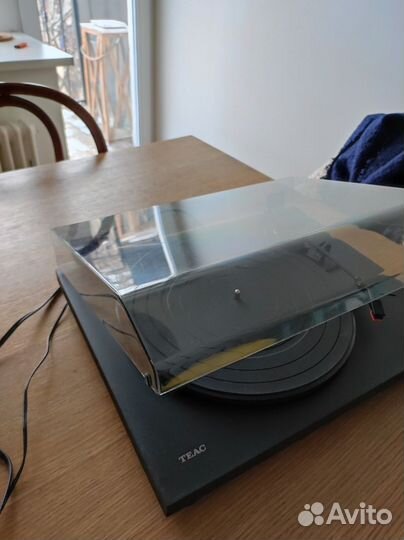 Продаю Виниловый проигрыватель teac TN-180BT