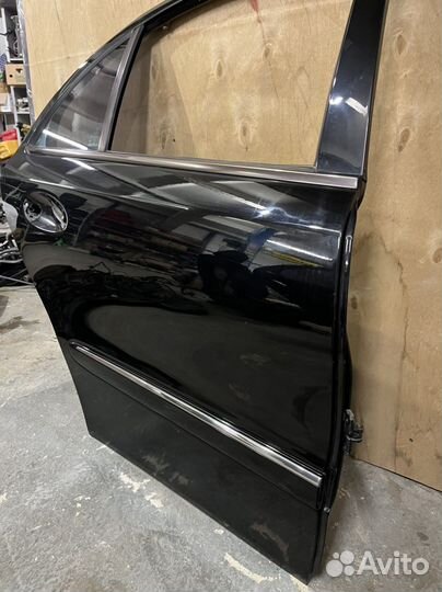 Дверь задняя Мерседес w211 цвет 040U