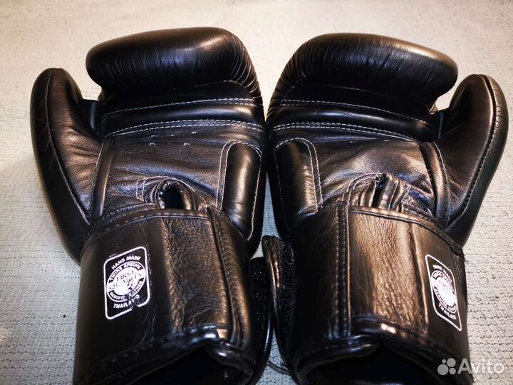 Боксерские перчатки twins 8 oz