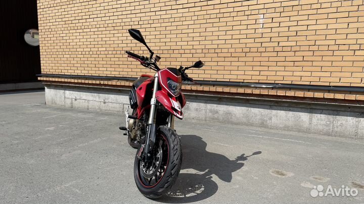 Ducati hypermotard 1100s