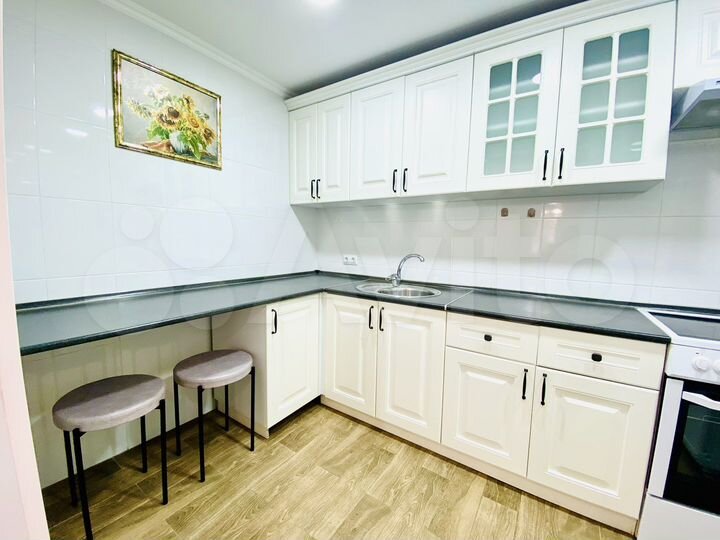 2-к. квартира, 56 м², 1/3 эт.