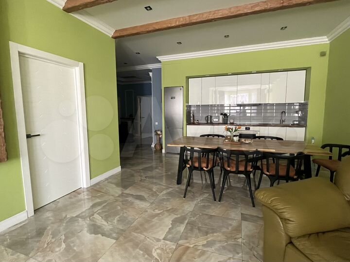 4-к. квартира, 130 м², 1/8 эт.