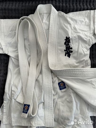 Продам кимоно и нагрудник для карате киокушинкай