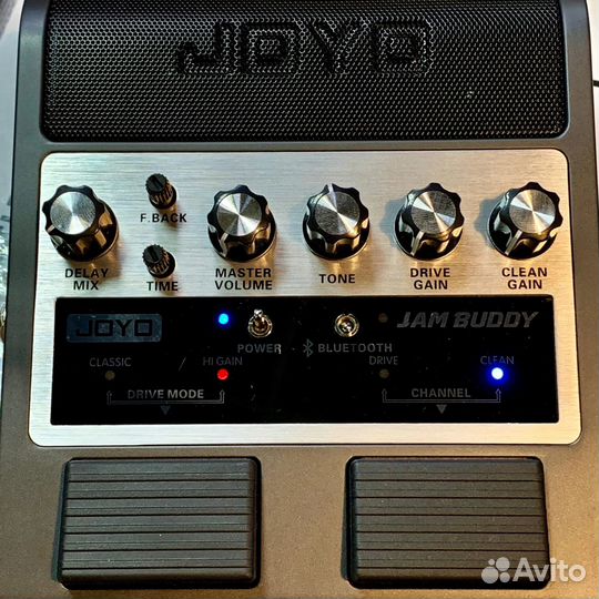 Гитарный комбоусилитель