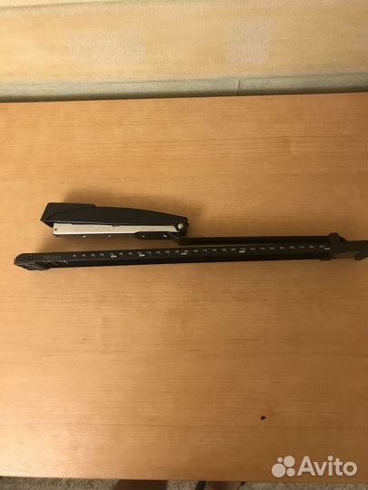 Степлер настольный