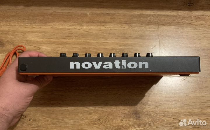 Миди клавиатура novation launchkey mini