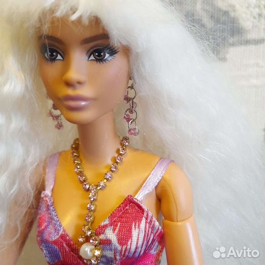 Барби Looks Лина 6 пар обуви парик серьги