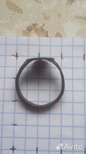 Перстень старинный. Воин у ростка, 16-17 века