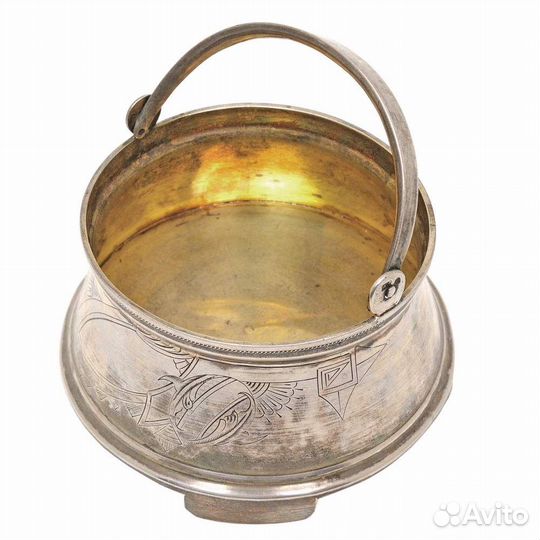 Серебряная конфетница с гравировкой 84 пробы