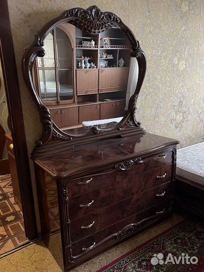 Комод с зеркалом бу