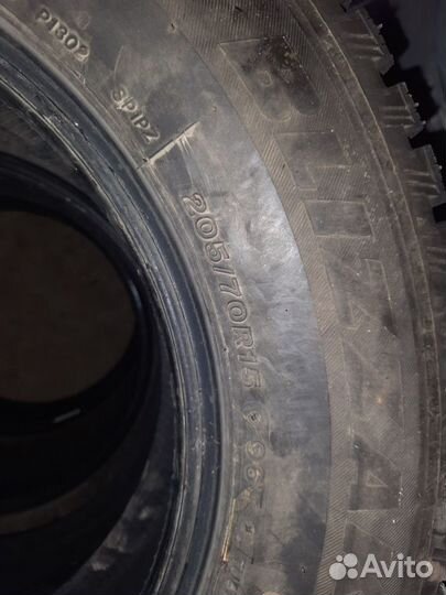 Bridgestone Blizzak Spike-01 205/70 R15 96T