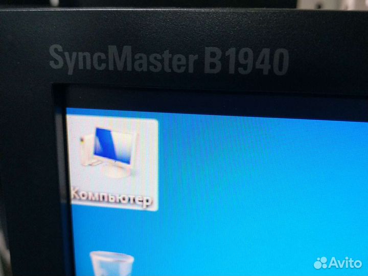 Монитор Samsung 19 дюймов широкоформатный