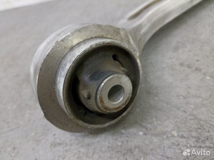 Рычаг подвески верхний передний правый Audi A6 C6