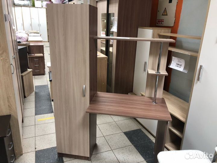 Стол компьютерный