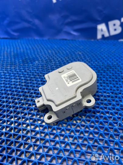 Моторчик заслонок отопителя Chevrolet Aveo T300