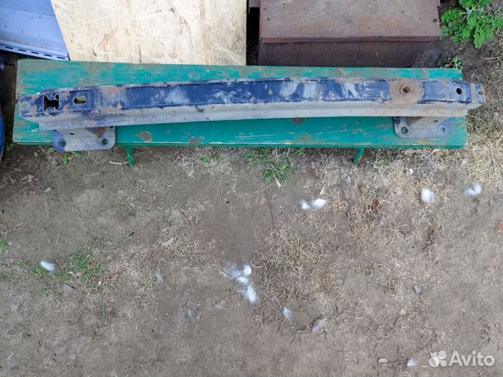 Усилитель заднего бампера Шкода йети