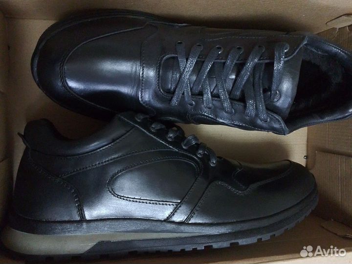 Мужские зимние кроссовки 43 новые