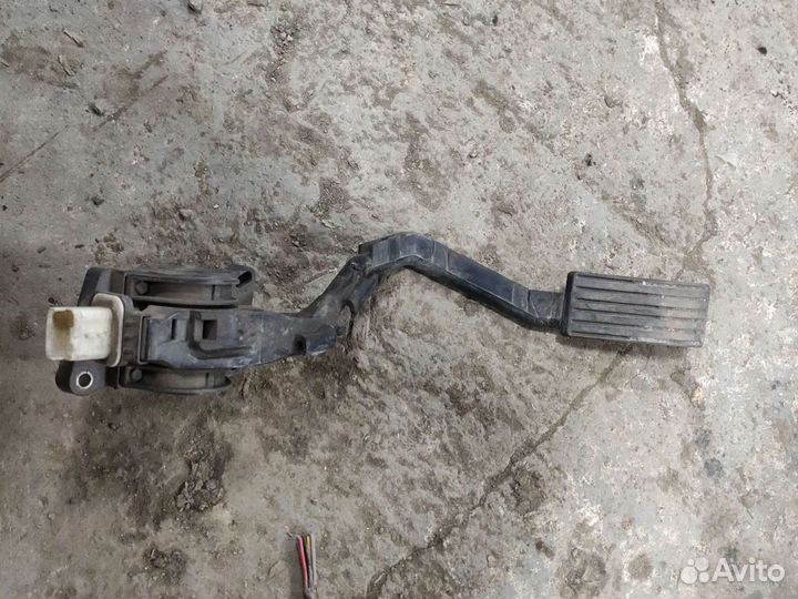 Педаль газа Peugeot 407