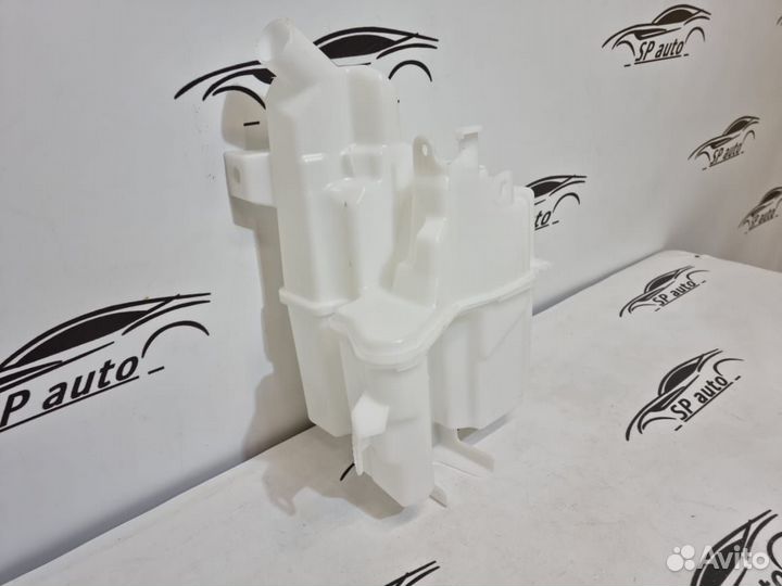 Бачок омывателя Toyota Rav 4 XA50 2019-2022