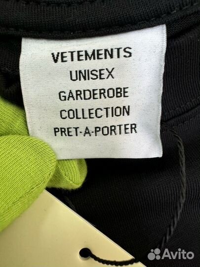 Футболка оверсайз Vetements Pyramid черная