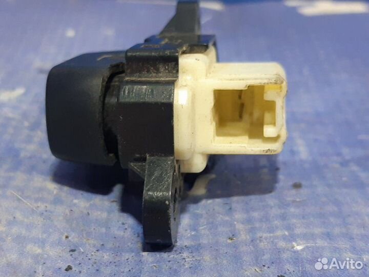 Кнопка центрального замка Mazda 3 Bk седан 2006