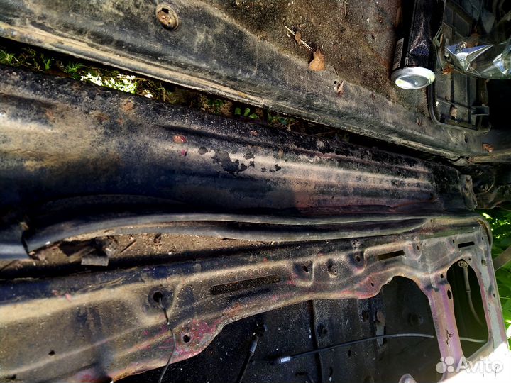 Задниий Борт toyota 4runner surf Греат Вол сейф