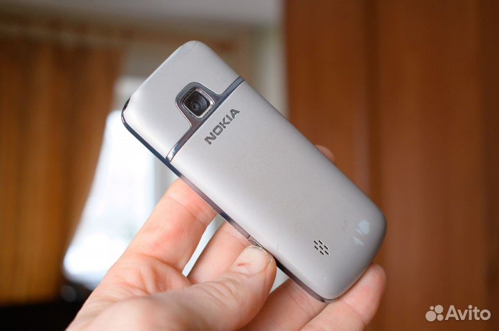 Nokia 2710 Navigation Edition