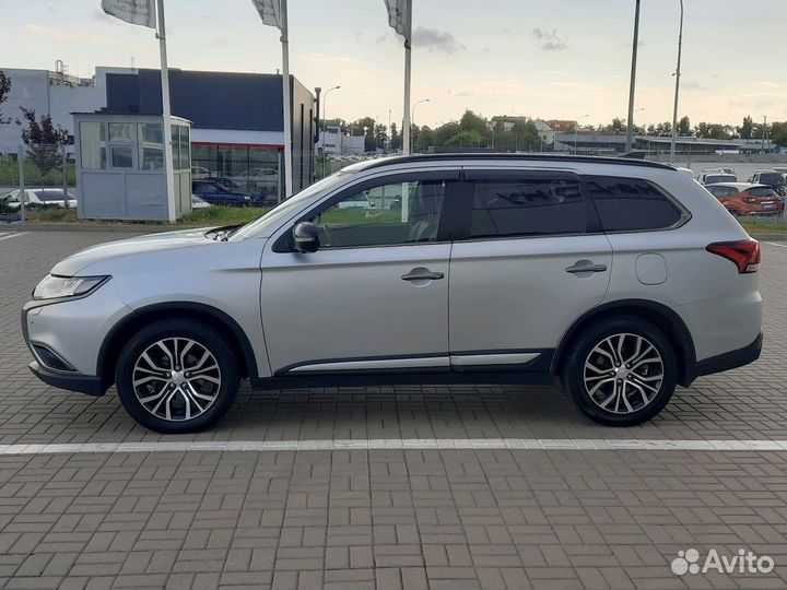 Mitsubishi Outlander 3.0 AT, 2018, 208 000 км