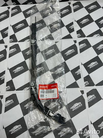 Кронштейн заднего бампера правый Honda Civic 8 4D