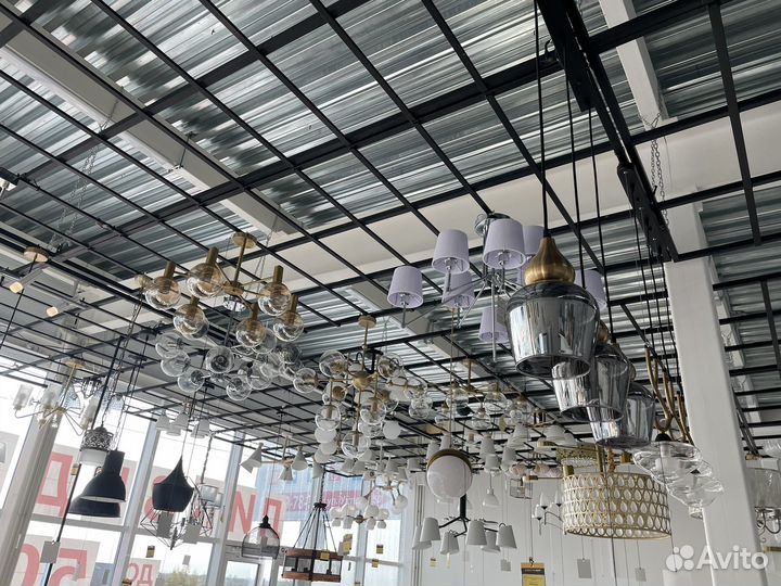 Люстры потолочные / подвесные