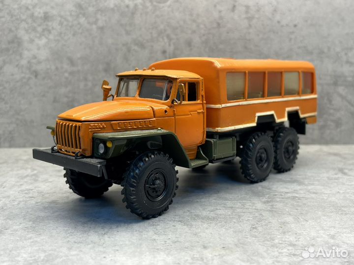 Коллекционная модель Урал-4320 Вахта Элекон 1:43