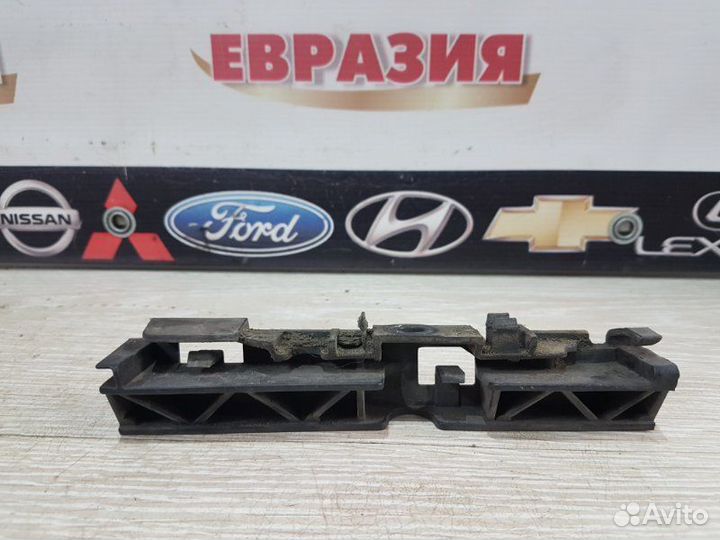 Крепление бампера переднее правое Audi A6 C7 2012