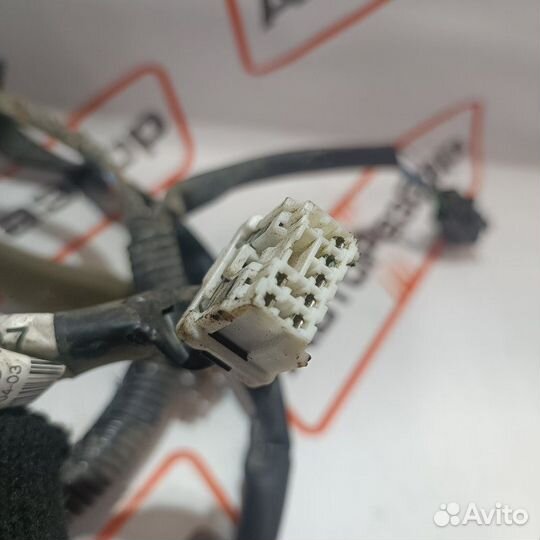 Проводка двери передняя правая Nissan Almera