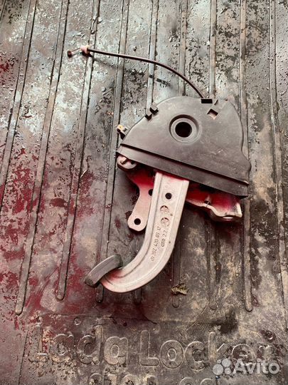 Педаль стояночного тормоза mercedes W210 E class