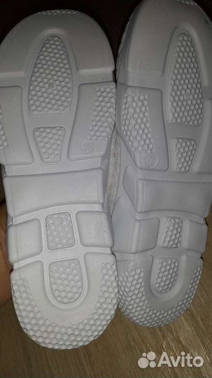 Кроссовки 39р новые