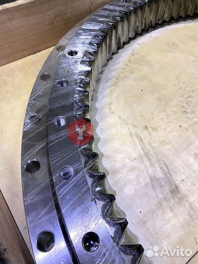 Поворотный круг Hyundai R210LC-7 81Q6-00020