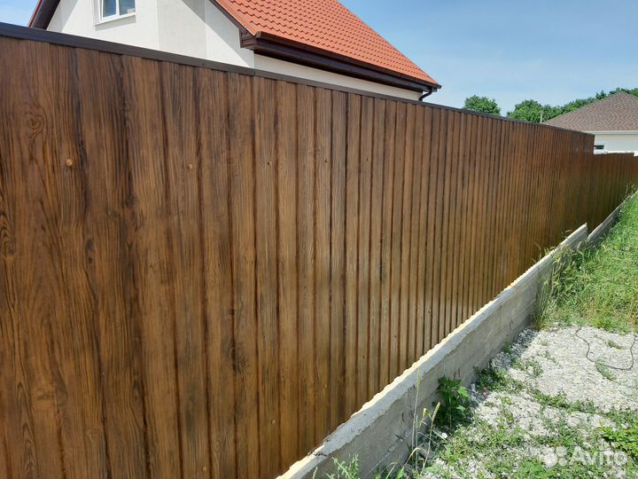Забор из профнастила и сетки рабицы