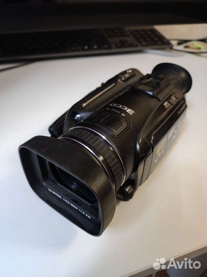 Видеокамера JVC Everio HD7