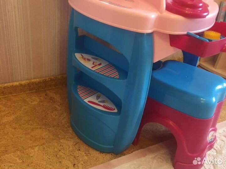 Детский туалетный столик