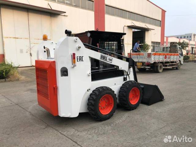 Мини-погрузчик Bull SL700, 2022