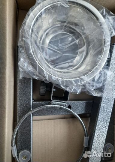 Миска для маленьких собак на подставке