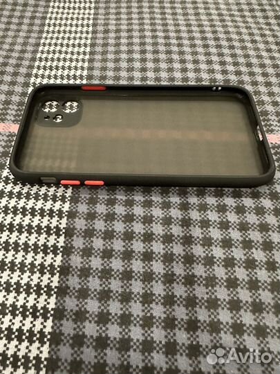 Чехол на iPhone 11