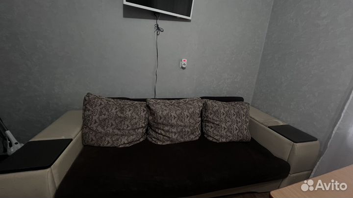 Диван даром