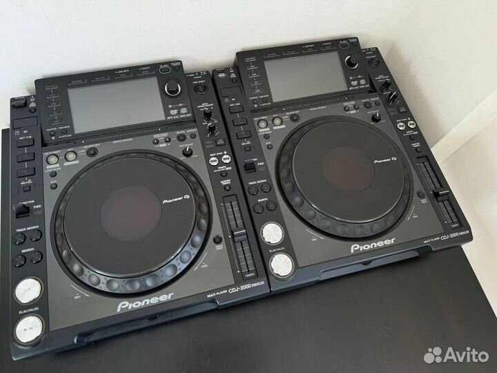 Pioneer CDJ-2000 nexus