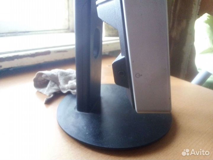 Монитор Sony sdm-s75d