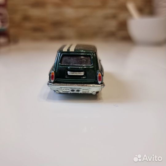 '69 VW Squareback 50th Favorites Hot Wheels 1:64