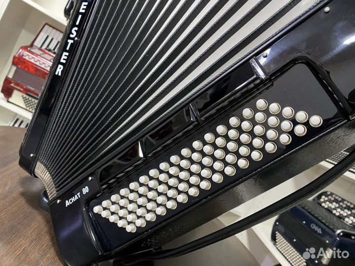 Аккордеон Weltmeister Achat 80